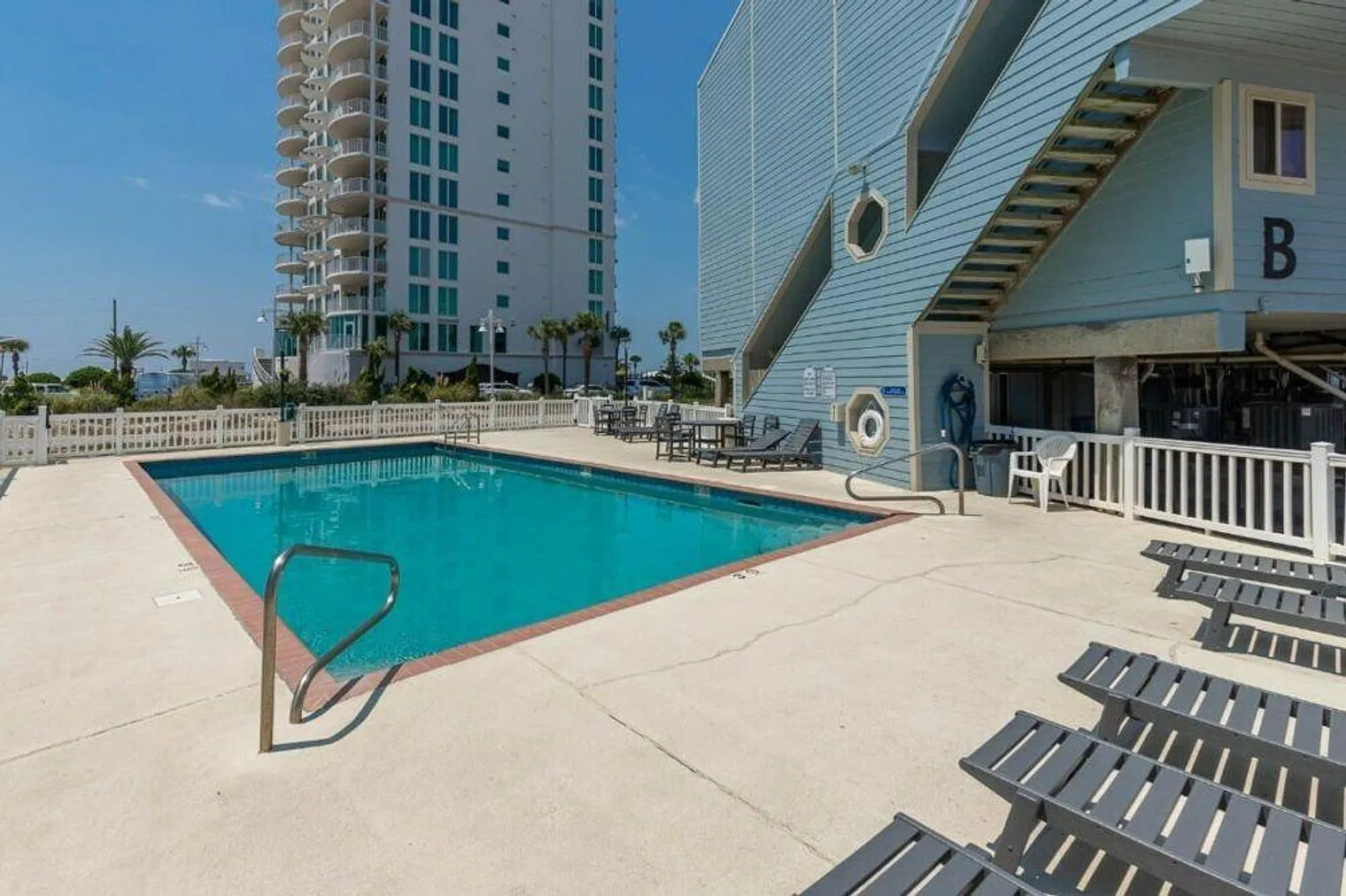1 bed, 2.0 bath, 699 sqft, $2,520 — Photo 3