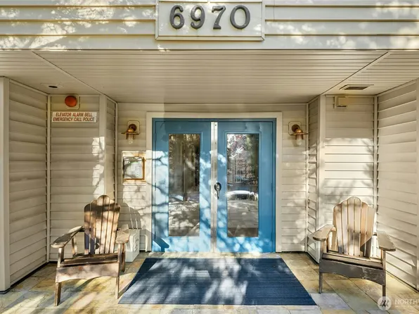 6970 California Avenue SW #B304, Seattle, WA 98136