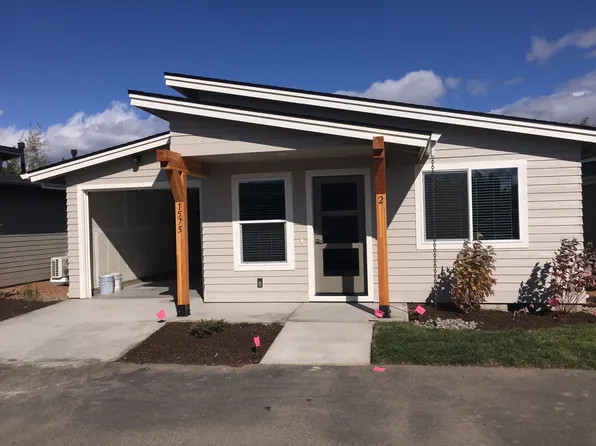 1575 NE Rumgay Ln #2, Bend, OR 97701
