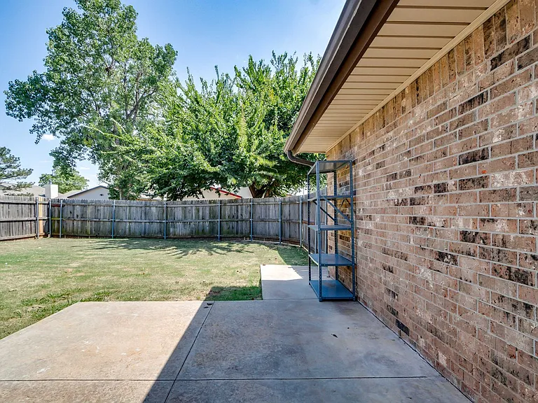 612 NW 139th St — Photo 38