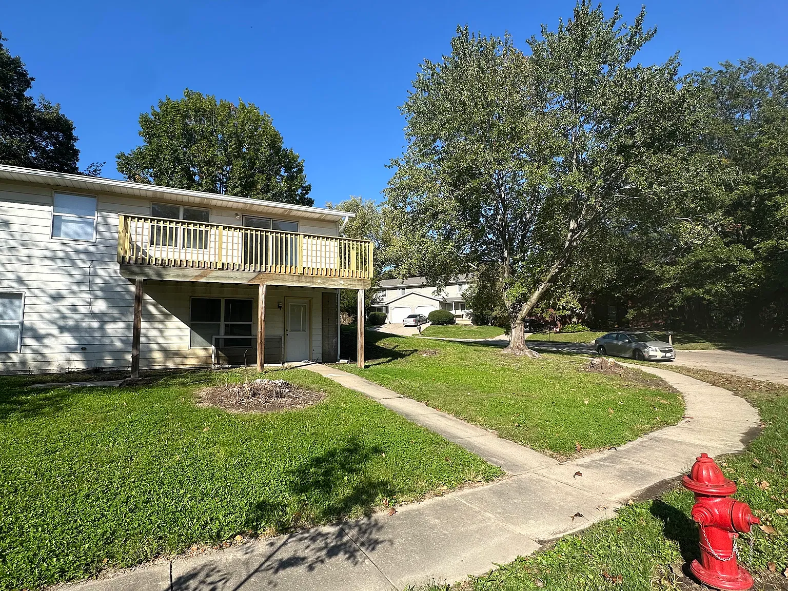 3 bed, 2300 sqft, $2,700 — Photo 1