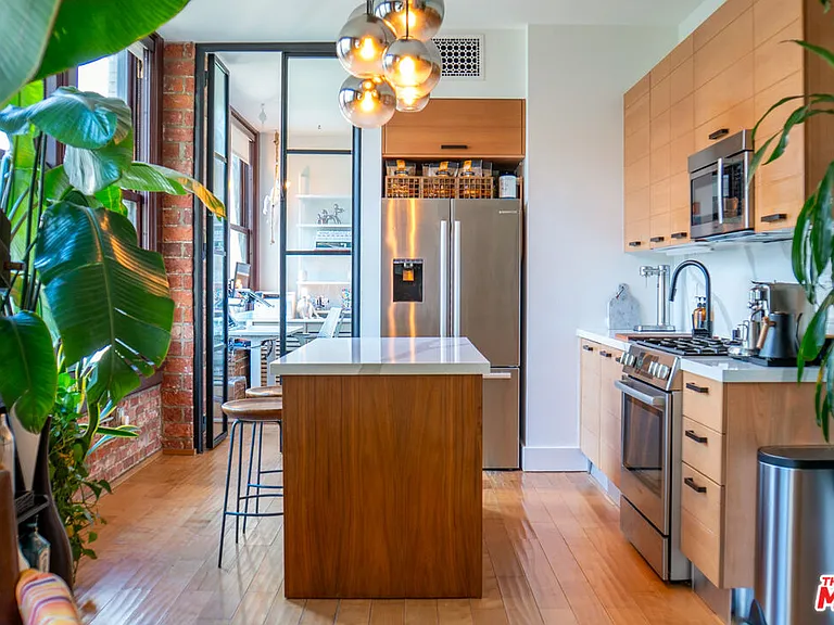 460 S Spring St #903 — Photo 13