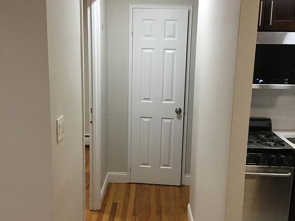 5th image of 800 Bloomfield Ave APT B7
