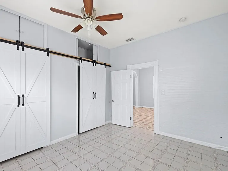 2306 W Ivy St — Photo 1