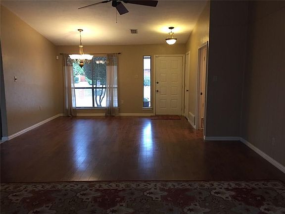 2nd image of 4910 Willowhaven Cir