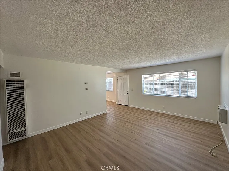 4754 Grace Ave — Photo 12