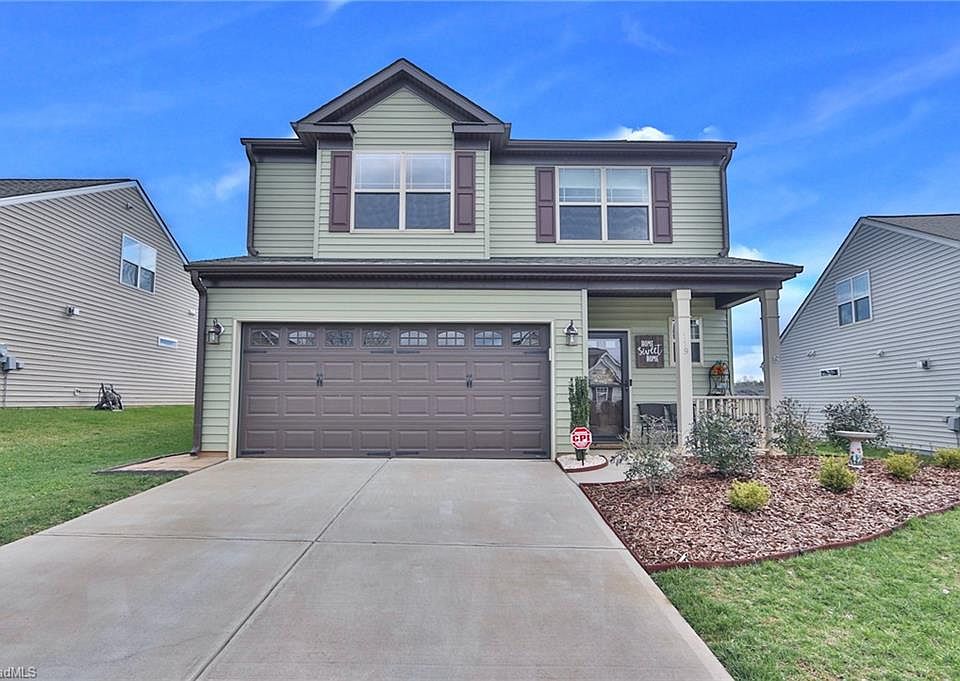 1st image of 119 Saintsbury Pl