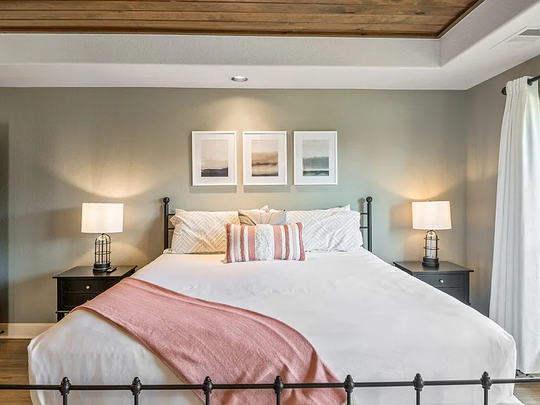 Lazy Oaks Ln — Photo 26