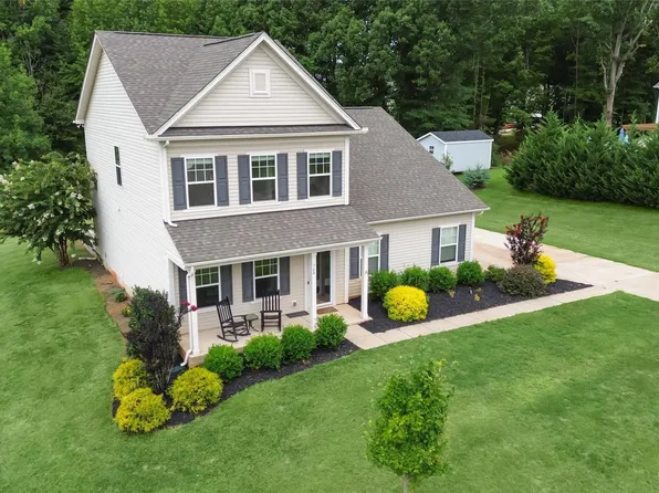 360 Wyndham Forest Cir, Midland, NC 28107