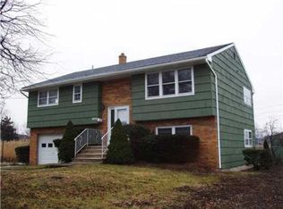 1054 Blandford Ave, Avenel, NJ 07001