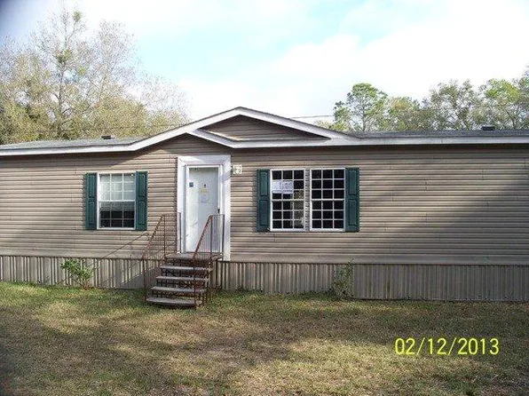 110 Country Ln, San Mateo, FL 32187