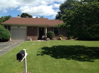 6528 Green Meadow Rd, Fayetteville, NC 28304