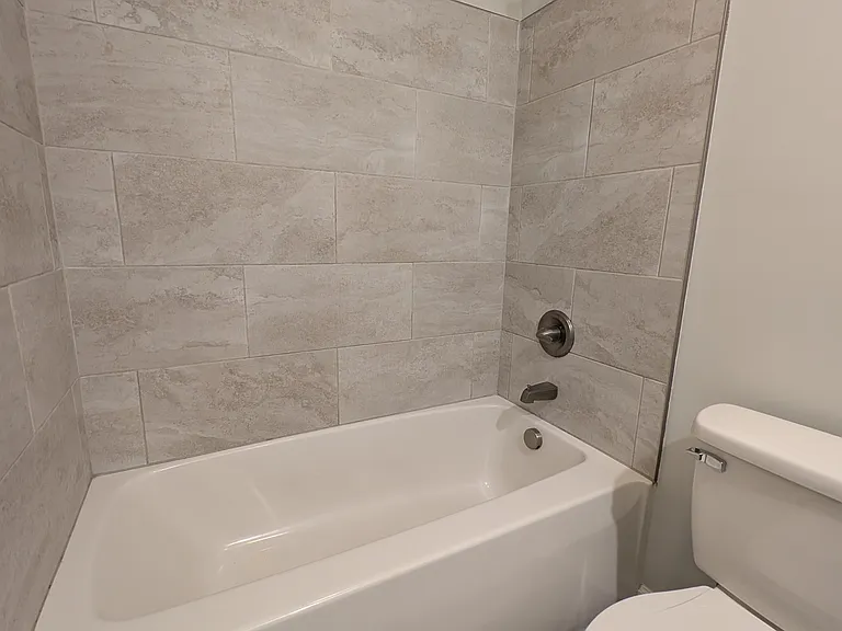 421 W 3rd St — Photo 15