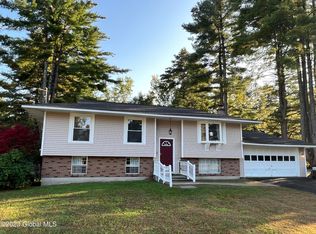 1 Marjorie Dr, Saratoga Springs, NY 12866