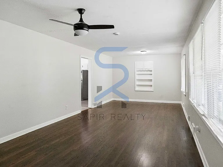 2620 Wiggins St — Photo 3