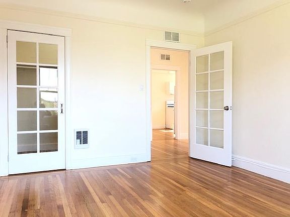 3rd image of 700 Steiner St #402