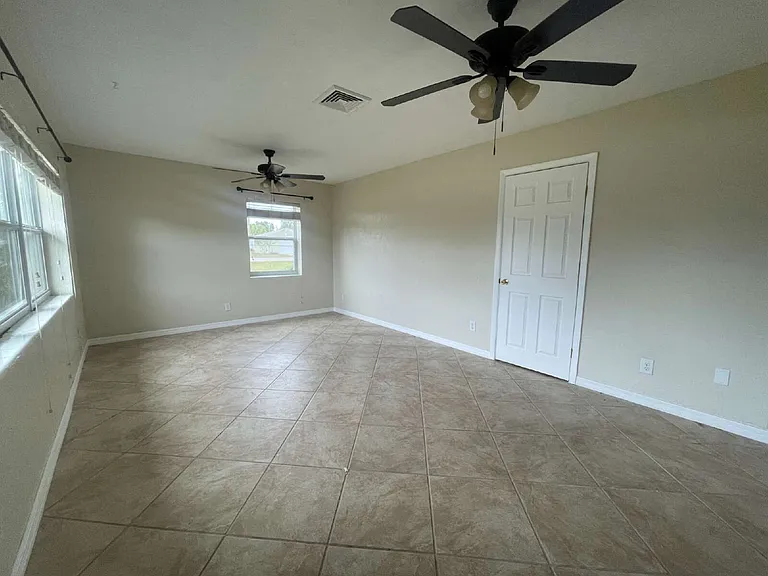 400 S Pine Ave — Photo 4