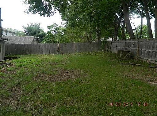 3rd image of 77 Carroll Ave