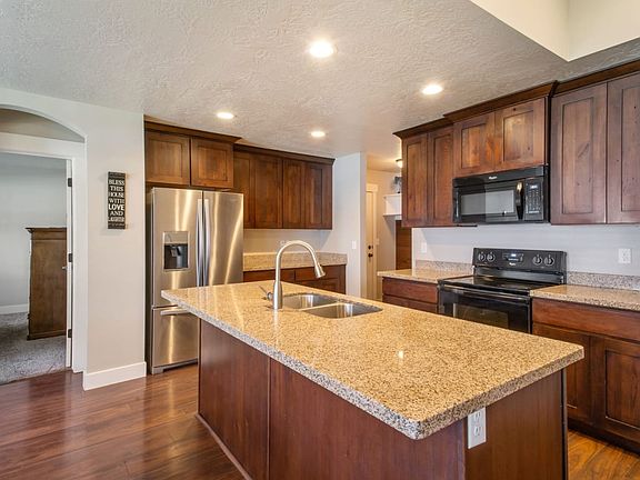 2nd image of 941 East 1040 South