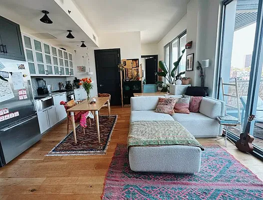 Rented by The KCI Group | media 33