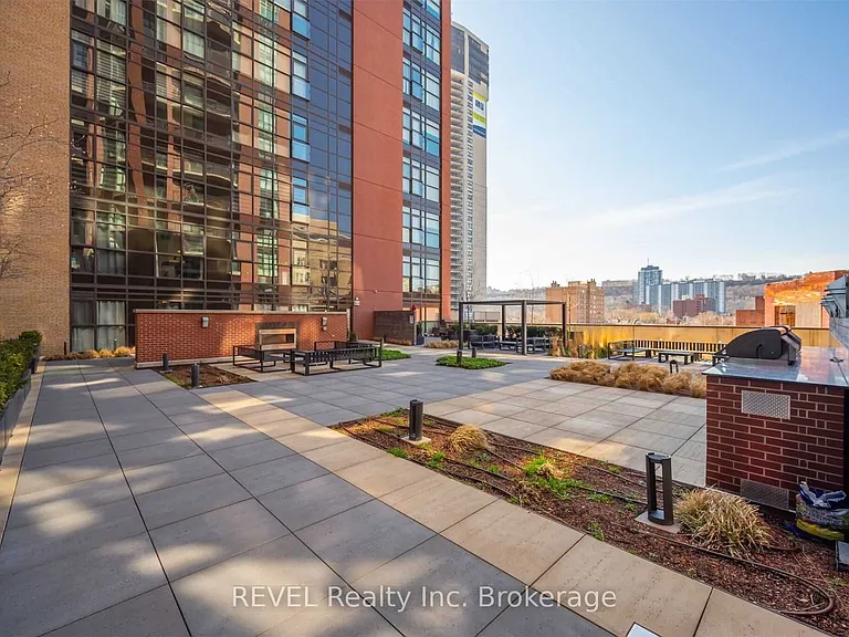 112 King St E #907 — Photo 26