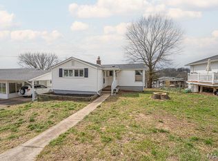 705 Stewart St, De Soto, MO