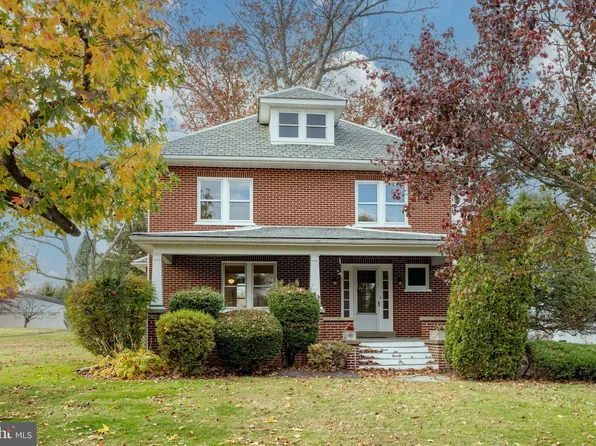 323 Broad St, Harleysville, PA 19438