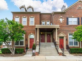 29294 Glen Oaks Blvd W, Farmington, MI 48334