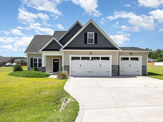 82 Torchie Dr, Selma, NC 27576