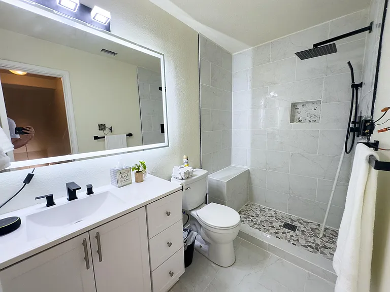 117 Cedargrove St — Photo 8