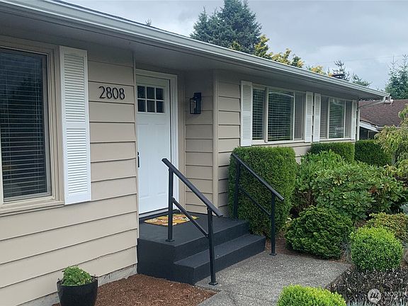 5th image of 2808 Azalea Place