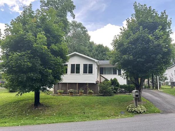 415 Fayette Cir, Fayetteville, WV 25840