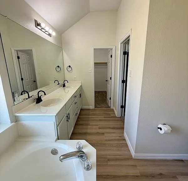 309 Catherine St — Photo 15