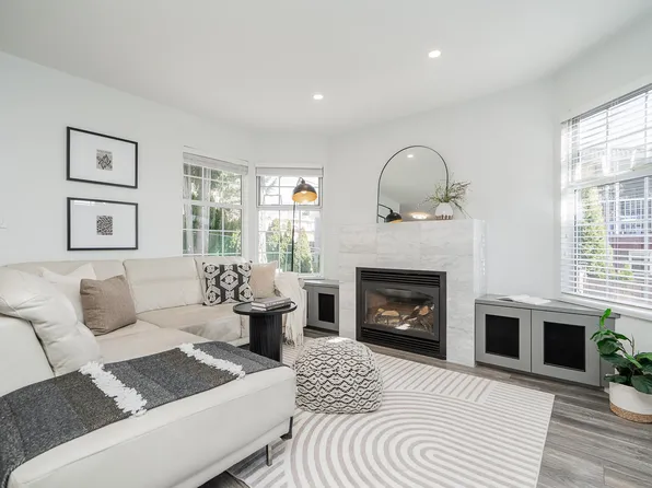 1120 Hachey Ave, Coquitlam, BC V3K 2H4