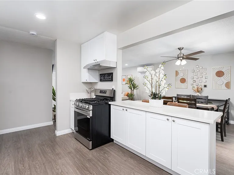 716 N Orange St — Photo 12