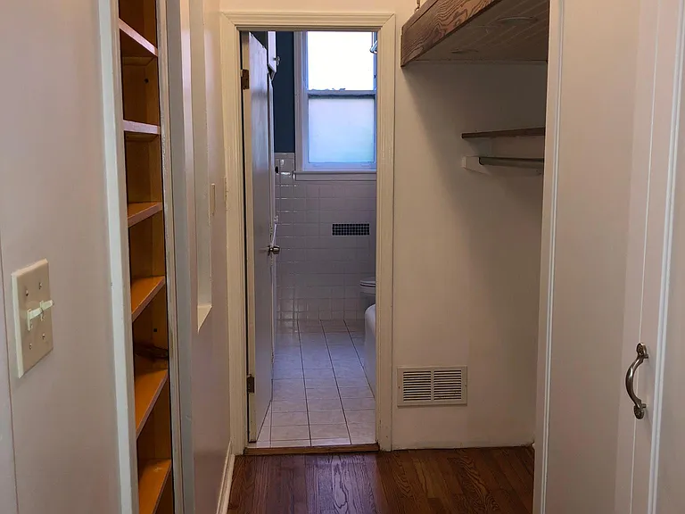 1214 W Jarvis Ave #G — Photo 8