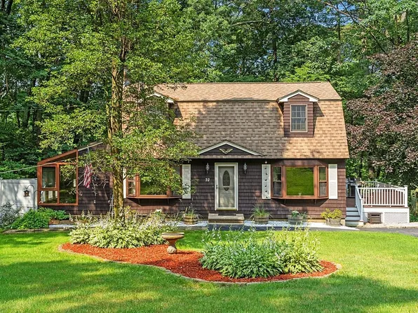 32 Rock Road, Tyngsborough, MA 01879