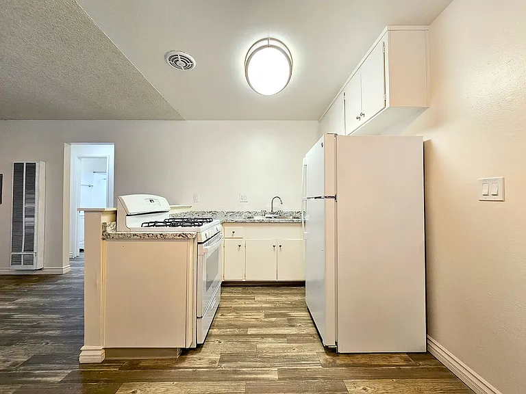 4417 Parks Avenue — Photo 25