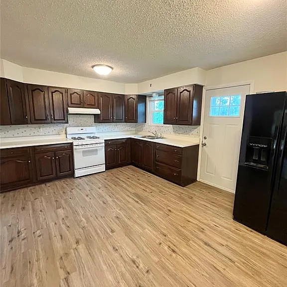 7602 Elton St — Photo 14