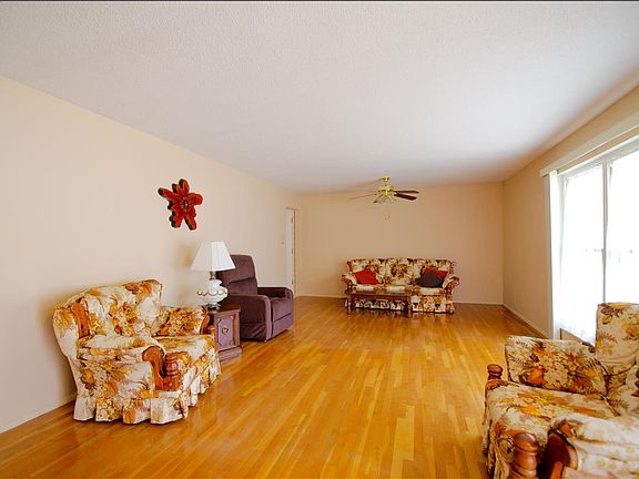 5th image of 464 White Birch Way