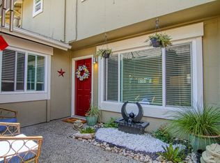 19316 Creekside Cir, Salinas, CA 93908