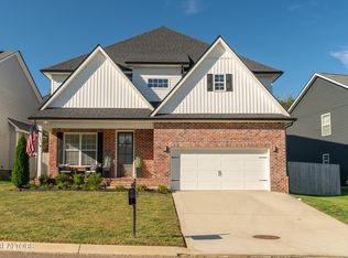 4941 Creek Bank Dr, Knoxville, TN 37920