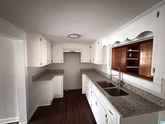 4th image of 3573 Queenstown Rd