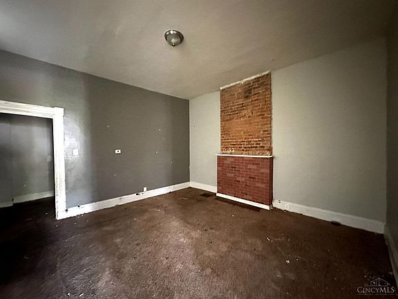 4th image of 1731 Westwood Ave