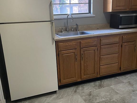 4th image of 1906 Dorothy Ave #2121