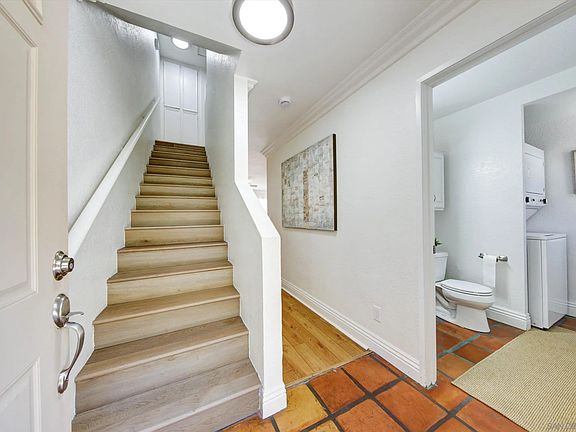 3rd image of 4777 Seminole Dr APT 118