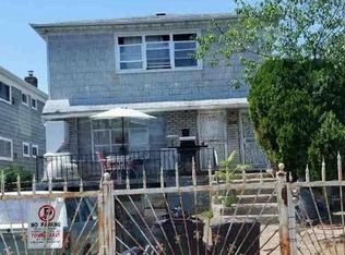 1341 Dickens St, Far Rockaway, NY 11691