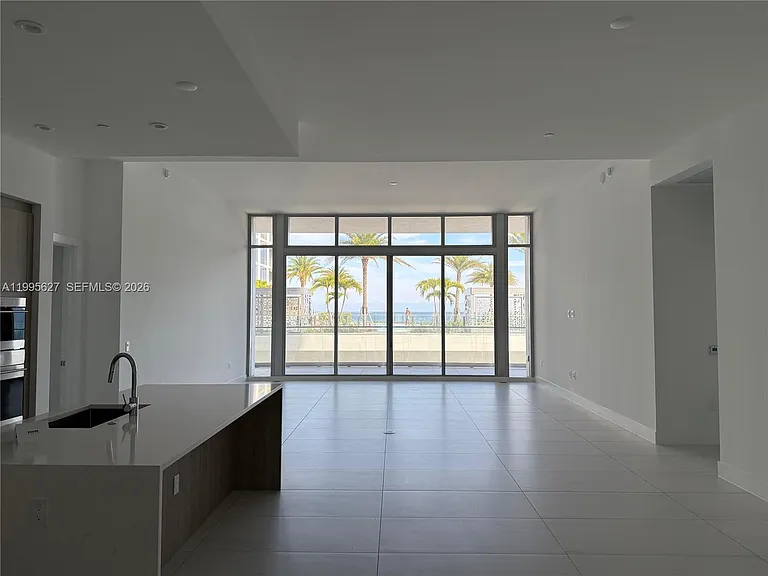 153 N Seabreeze Blvd #4 — Photo 19