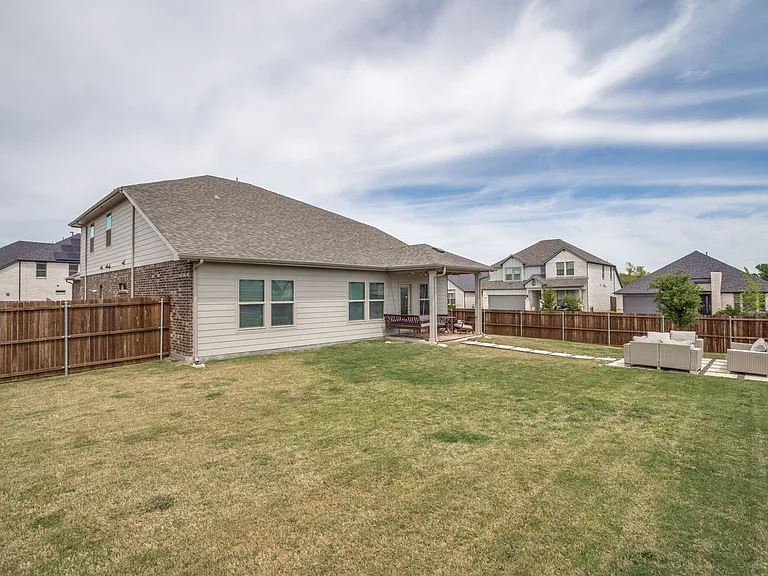 2401 Linto St — Photo 21