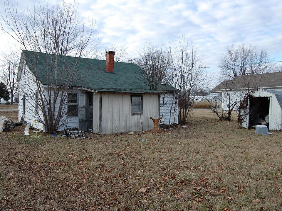2nd image of 546 S Rinker Ave